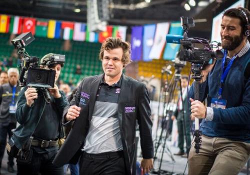 قهرمانی کارلسن در شطرنج برق آسای قهرمانی جهان