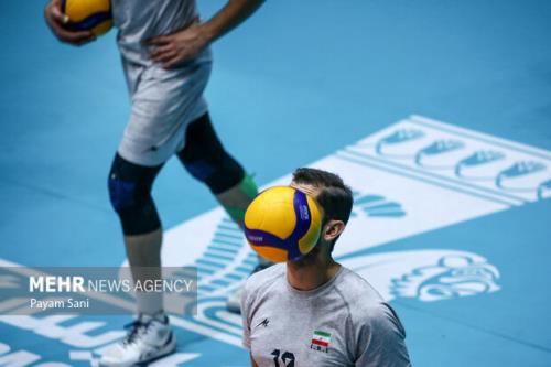 تأخیر در آغاز لیگ برتر والیبال به سود استقلال شد