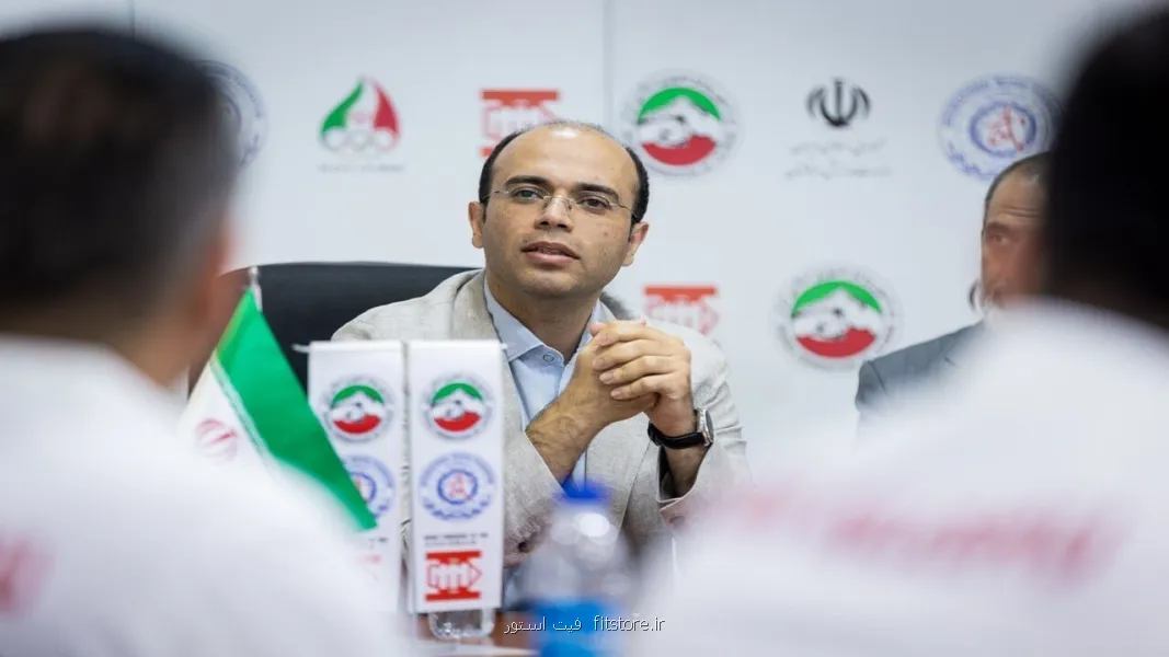 در جلسه ای درباره ی استعفای الهه منصوریان تصمیم گیری می نماییم